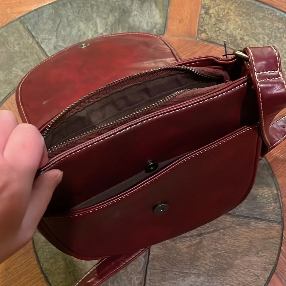 “Trinity Ranch” Crossbody Bag - Picture 7 of 9